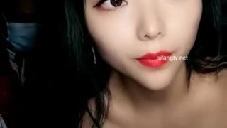 娇妻 雪白 呻吟-美女学生妹子是男友的乖母狗，戴着狗炼项圈乖乖让男友无套抽插~